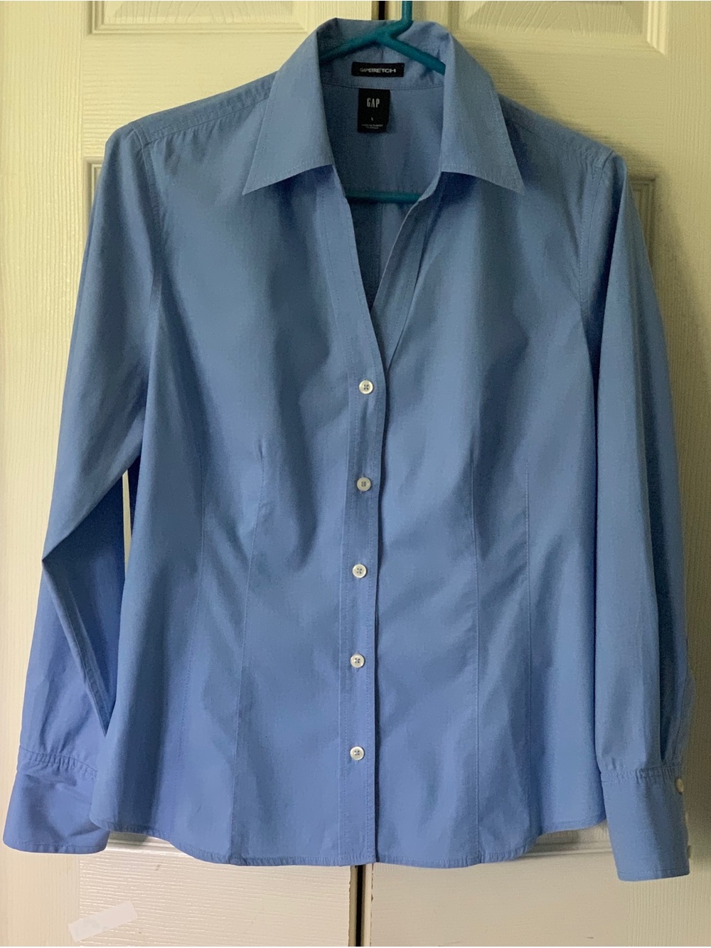 GAP Vintage Light Blue Women’s Button Down V Neck Stretch Shirt L